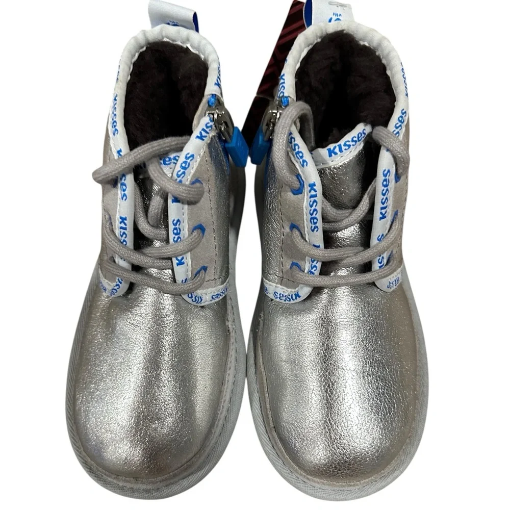 RARE UGG X HERSHEY’S KISSES NEUMEL II Silver Metallic Boots, Child Size 10. NEW!